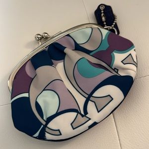 COACH Navy Blue Kisslock Wallet